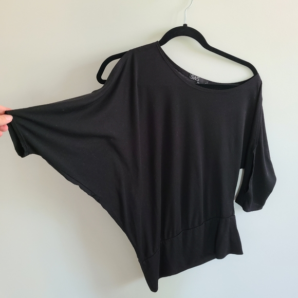 ✨️5 for $25✨️ Small Off The Shoulder 3/4 Sleeve Top - Picture 3 of 4